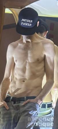 Threesome avec HornyNiceCouple