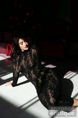 Yumi – Beauté Eurasienne au Charme Envoûtant 34C @ Adagio