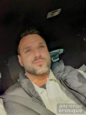 ALPHA BADBOY – Présence dominante, douceur maîtrisée, expérience inoubliable