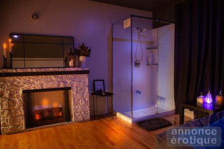 $$$$$ AZUL MASSAGE NOUS EMBAUCHONS HÔTESSES $$$$$