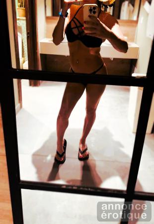 COUPLE HORNY SMALL PUSSY SPINNER 100LBS EXTRA