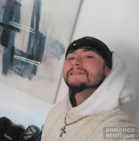 Homme cherche femme pour plan Cul a bon prix je recois Cher moi !! 100$ 2H 3H200