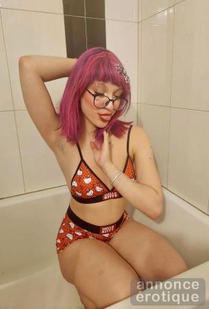 Jasmine - Jeune beauté canadienne 32C @ Adagio