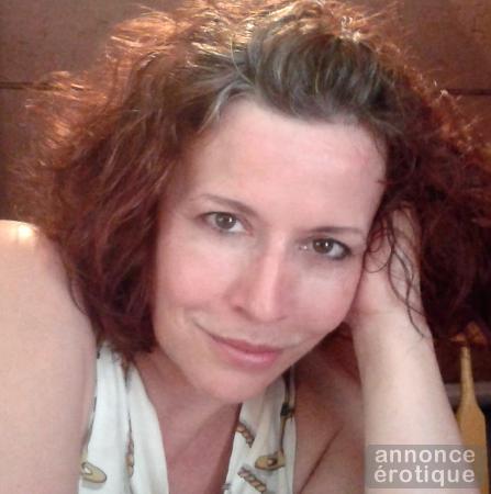 La touche magique d'une charmante femme mature expérimentée