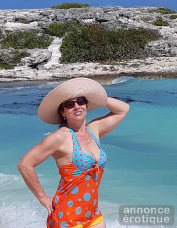 Magic touch from Charming experienced mature woman