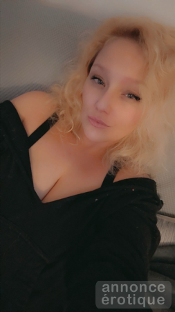 Moment sensuel et de qualité avec belle blonde très chaude xx