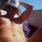 Homme Mature et jeune homme pour tes services