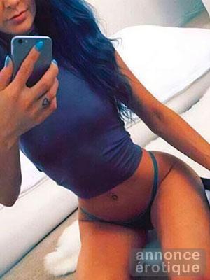 Britany – Belle et Petite Brune 32B @ Adagio