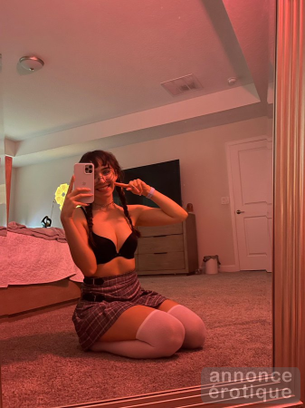 J'ai 25 ans disponible sexe Catherine