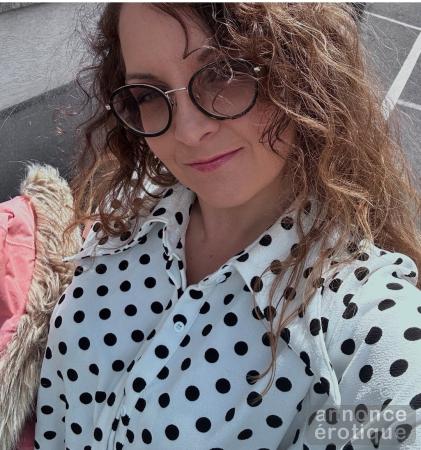 La blonde louloute et souriante