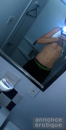 Escorte gay Vieux-Québec - Twink-petit-cul-vierge