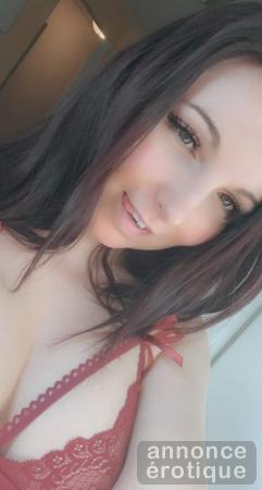 Britney te reçoit pour un moment intime et coquin**GFE** Québec