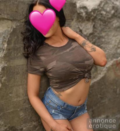 VICKY - DES MAINS DOUCES… DES INTENTIONS COQUINES