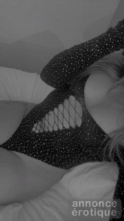 Belle petite bombe sensuelle **Ouverte d'Esprit