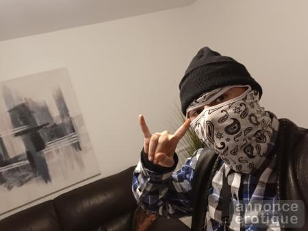 Escorte pour femme. Texte moi pour + d'informations.