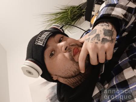 Lundi vendredi disponible maintenant à 150$ 2h