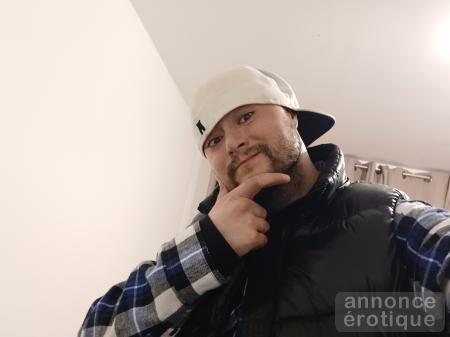 Recherche femme pour chill en soirée musique et tv en version gentleman.