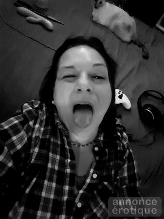 Salut femme de 42 ans. Prete a vous rencontrez messieurs pour rdv coquins