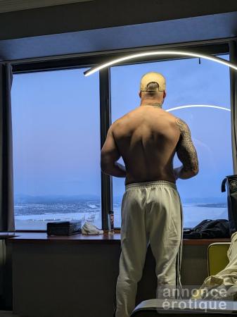 Top alpha Massage sensuel privé – Outcall uniquement