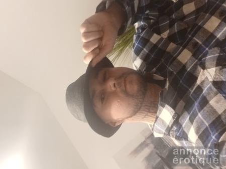 Salutations à toi ma belle tu as envie de sexe sensuelle à la gentleman TEXTE MO