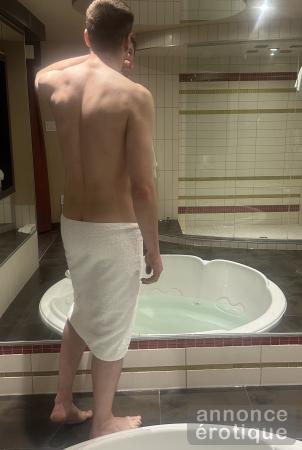 Jeune homme disponible