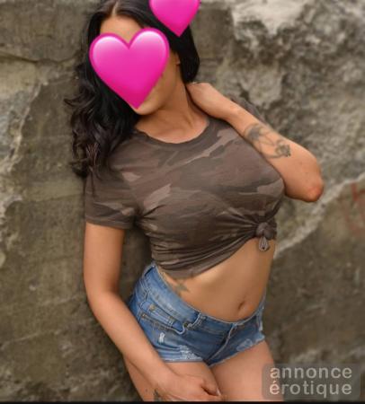 VICKY - NOTRE NOUVELLE HOTESSE AVEC DES INTENTIONS COQUINE