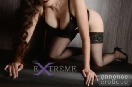 Belle Québécoise au Spa Massage Extrême