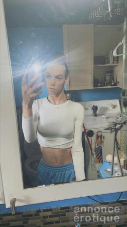 Petite cochonne trans pour toi
