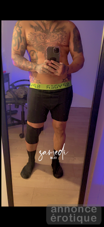 Tranboy FTM strapon gros clito