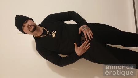 Rendez-vous gentleman d'un soir ça te dit ?