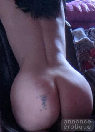 Belle et douce petite québécoise mature