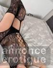 Femme fontaine party girl