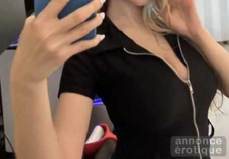Femme séduisante attentionnée