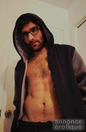 homme romantique reçois, se déplace. Service VIP plus