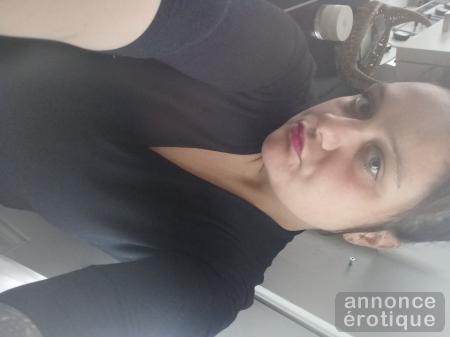 Samy29 blue eyes good suck lips