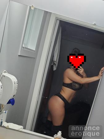 Jolie escorte blonde naturelle à Sherbrooke