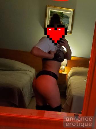 Jolie escorte blonde naturelle à Sherbrooke