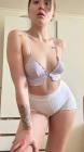 FIONA 24 ANS , SIMPLE , SINCÈRE ET PLEINE DE BONNE HUMEUR .