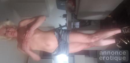 MASSAGE EROTIQUE & SHOW WEBCAM LIVE FEMME FONTAINE HOT & SEXY...