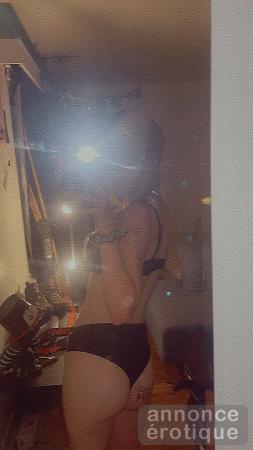 Belle blonde recherche amusement