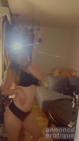 Belle blonde recherche amusement