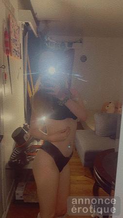 Belle blonde recherche amusement