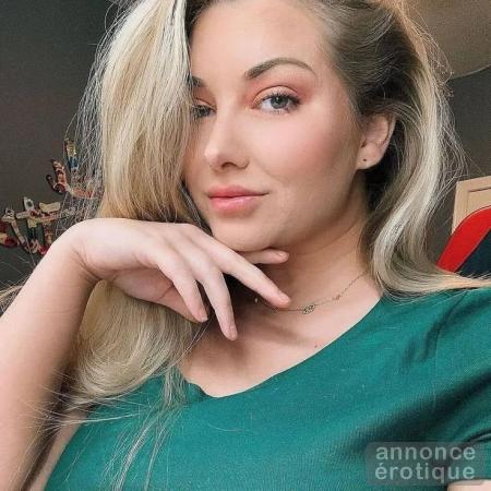 Compagne élégante et attentionnée pour des rencontres discrètes et relaxantes