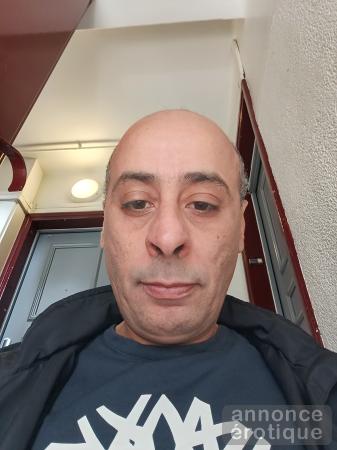 Homme bien éduquer cherche rencontre avec femme africaine très très ronde