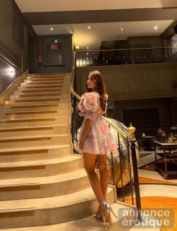 La blonde colombienne Gabriella disponible pour des rencontres inoubliables.