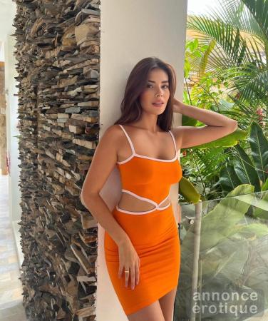 La blonde colombienne Gabriella disponible pour des rencontres inoubliables.