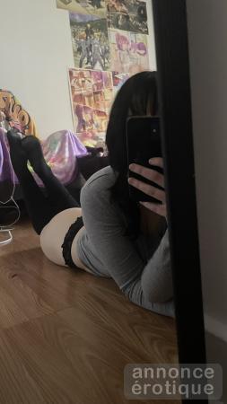 Mei • 5'2" • 133 lbs • Petite, douce & raffinée