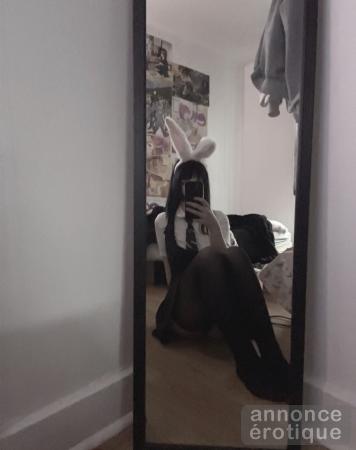 Mei • 5'2" • 133 lbs • Petite, douce & raffinée