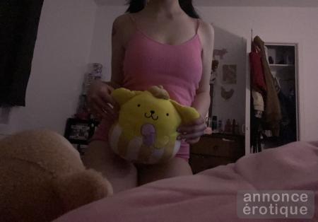 Mei • 5'2" • 133 lbs • Petite, douce & raffinée