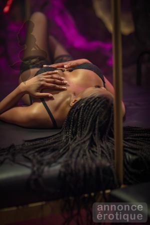 OUBLIEZ L’HEURE. VIVEZ L'INSTANT. @NURU LAVAL